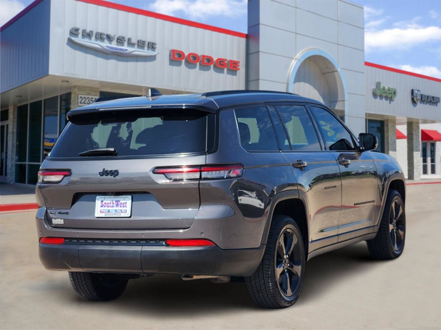 2023 Jeep Grand Cherokee L — detail view
