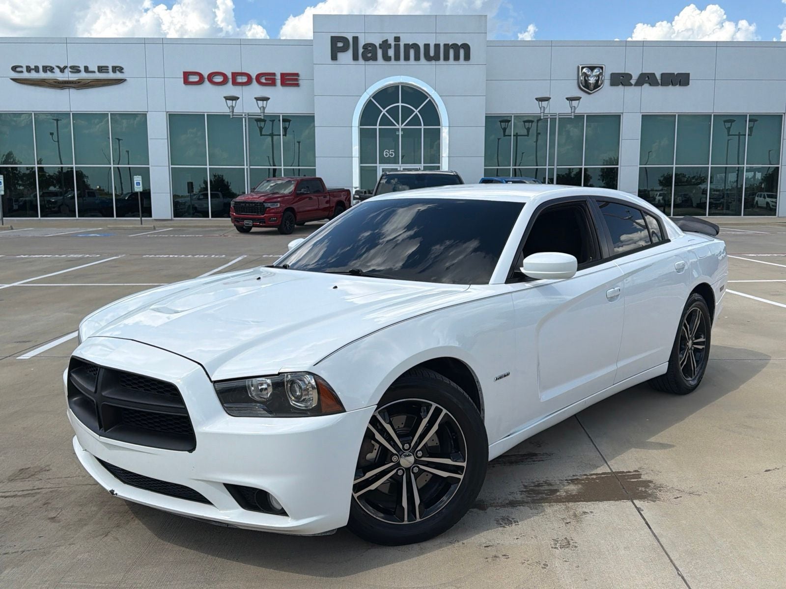 2014 Dodge Charger R/T in Bright White Clearcoat — front three-quarter view