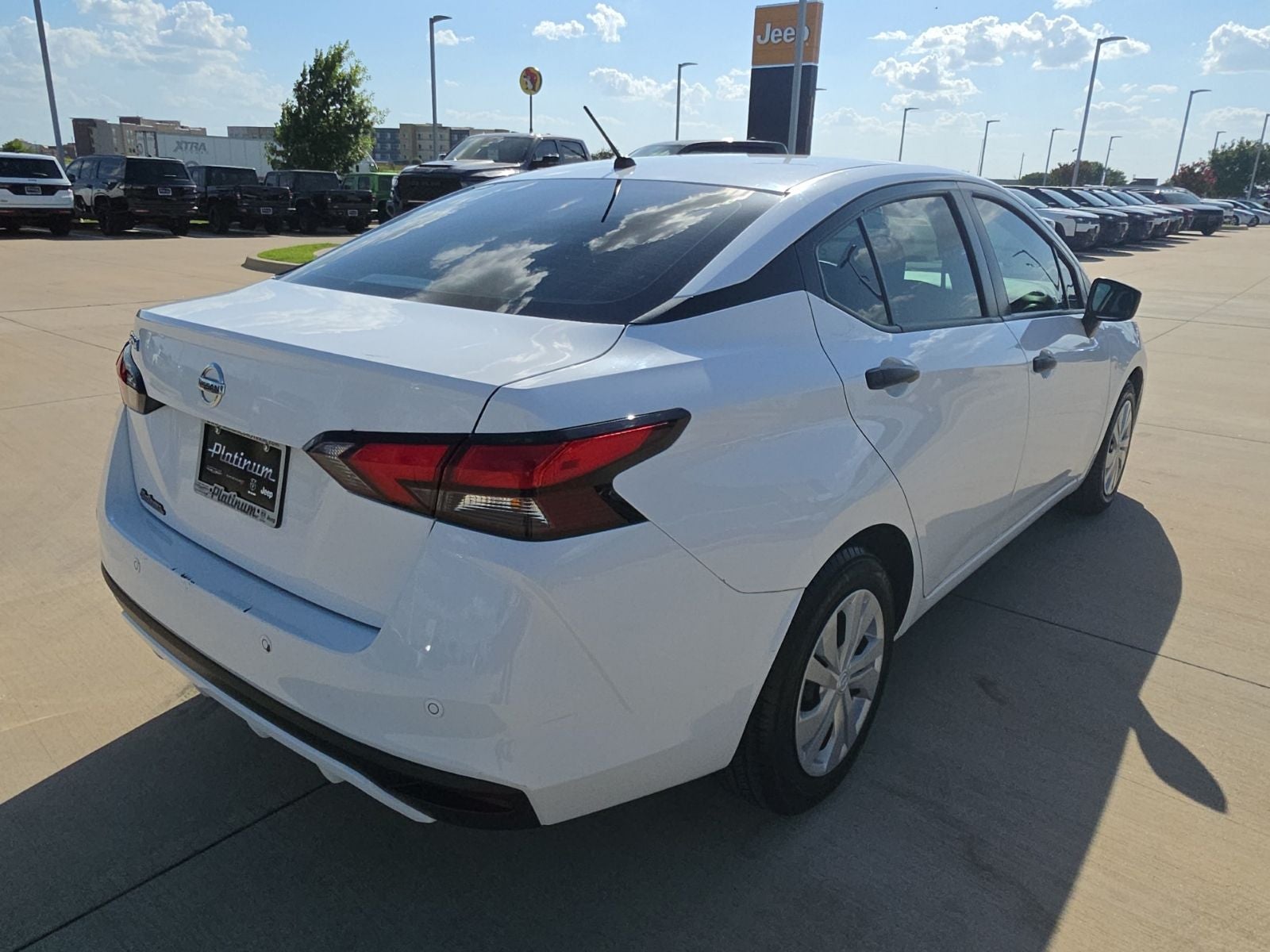 2022 Nissan Versa — detail view