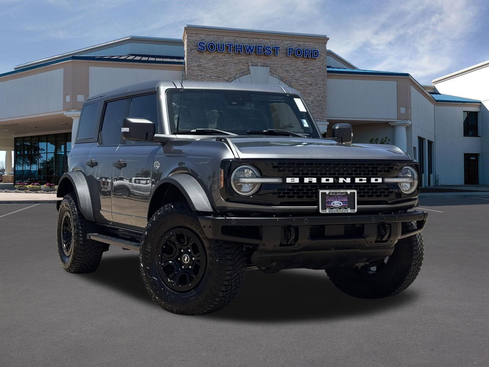 2024 Ford Bronco Wildtrak in Gray Metallic — front three-quarter view