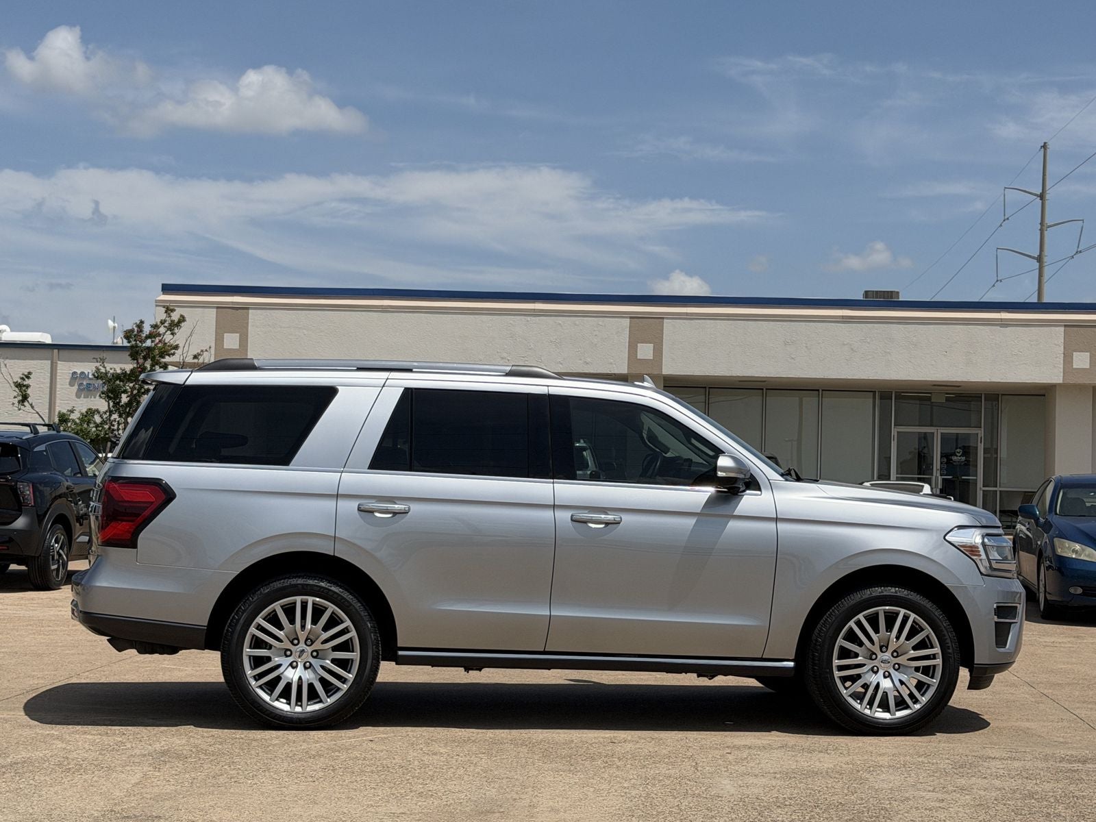 2023 Ford Expedition — rear three-quarter view