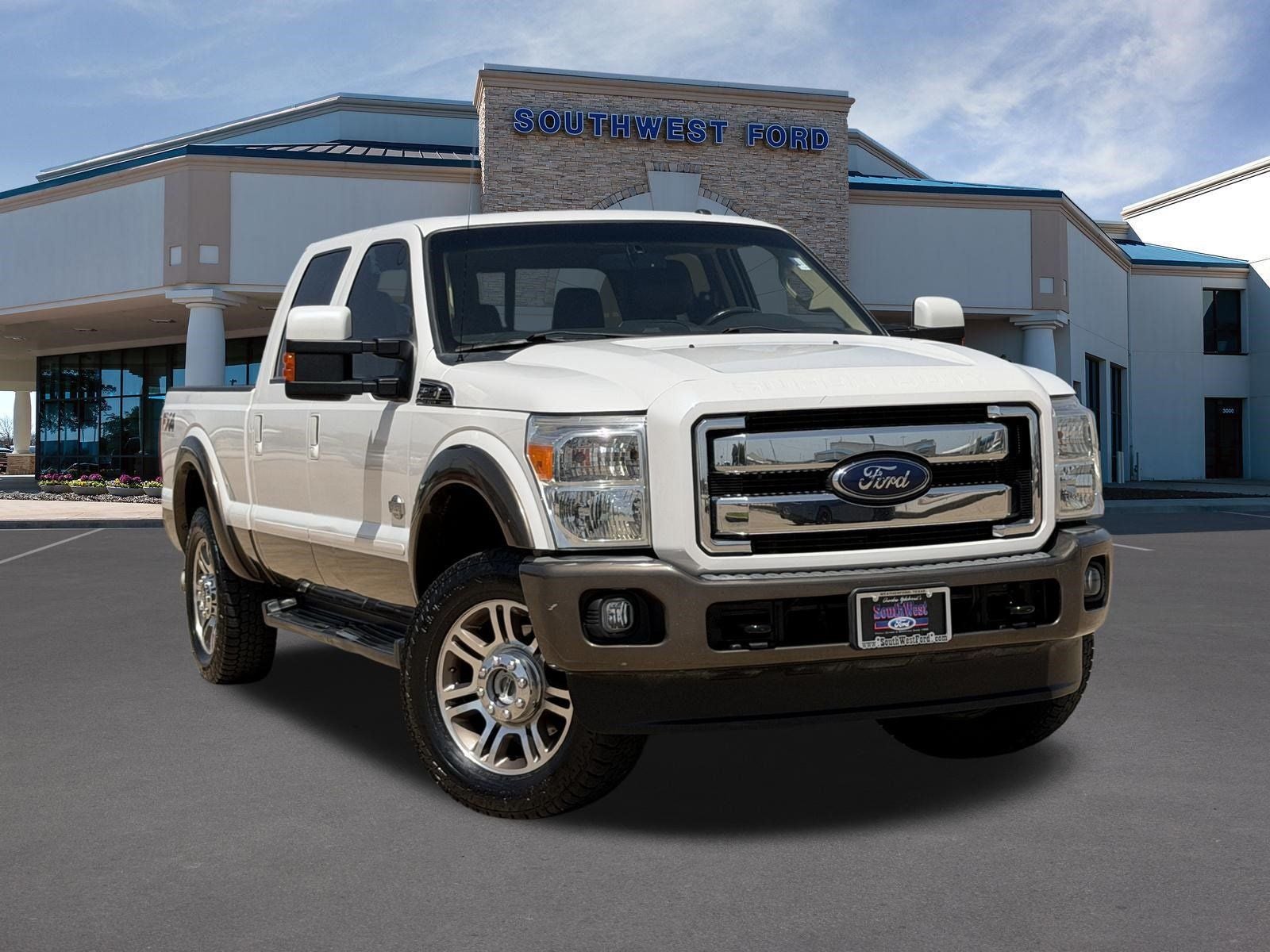 2015 Ford F-250SD F-250 King Ranch in White Platinum Metallic Tri-Coat — front three-quarter view
