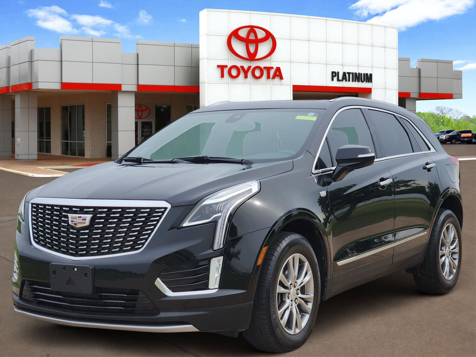 2023 Cadillac XT5 — side profile view
