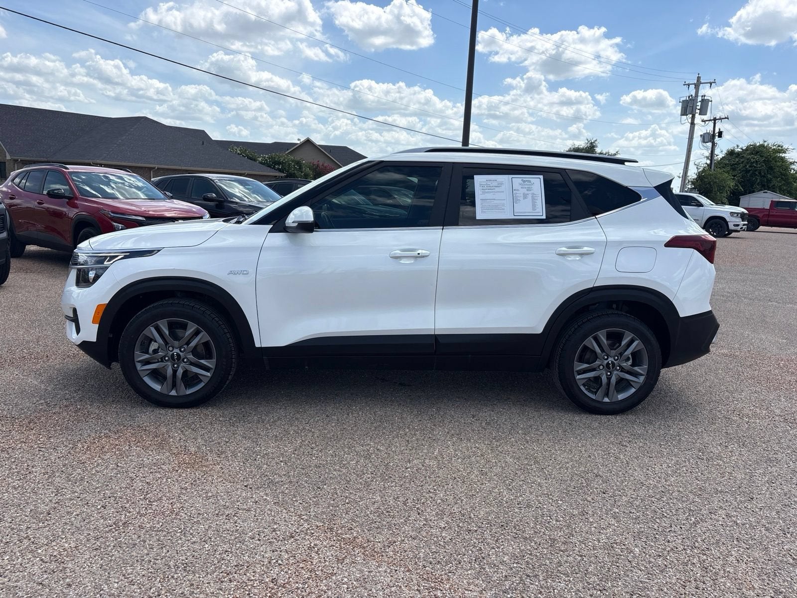 2023 Kia Seltos — side profile view