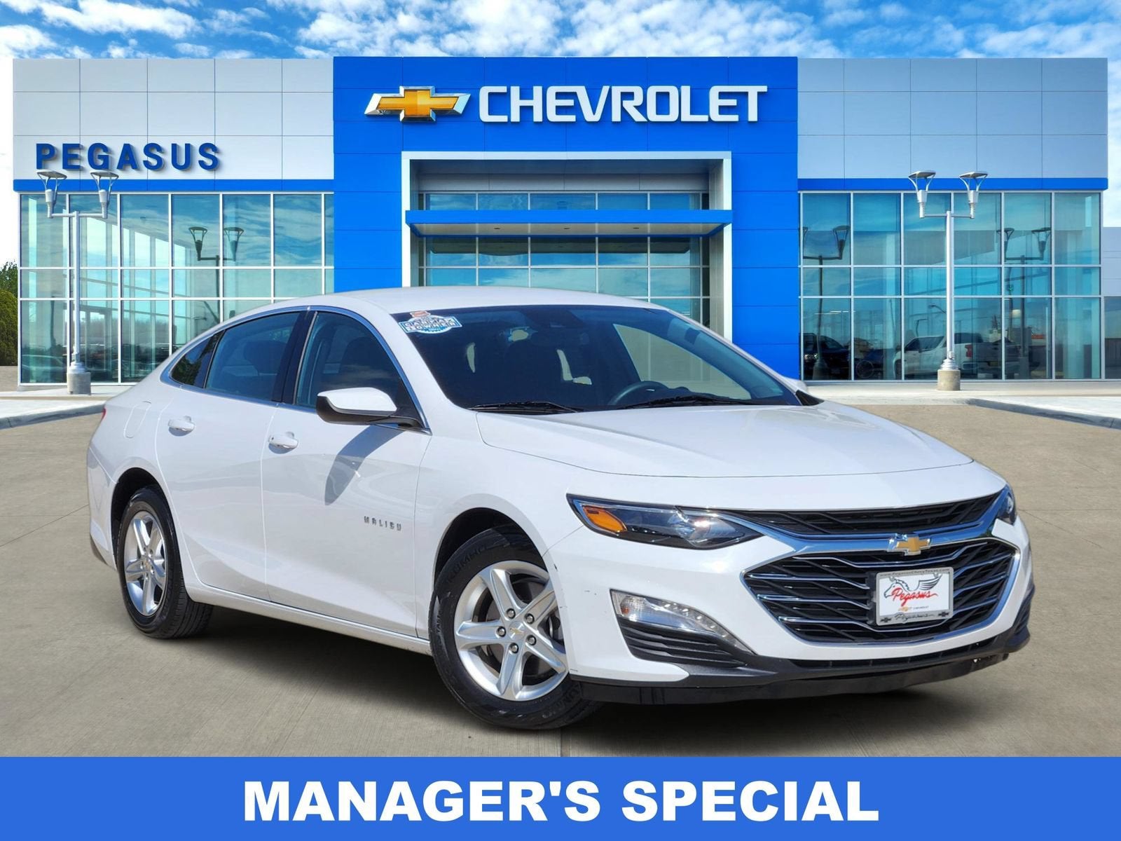 2024 Chevrolet Malibu 1LT in Summit White — front three-quarter view