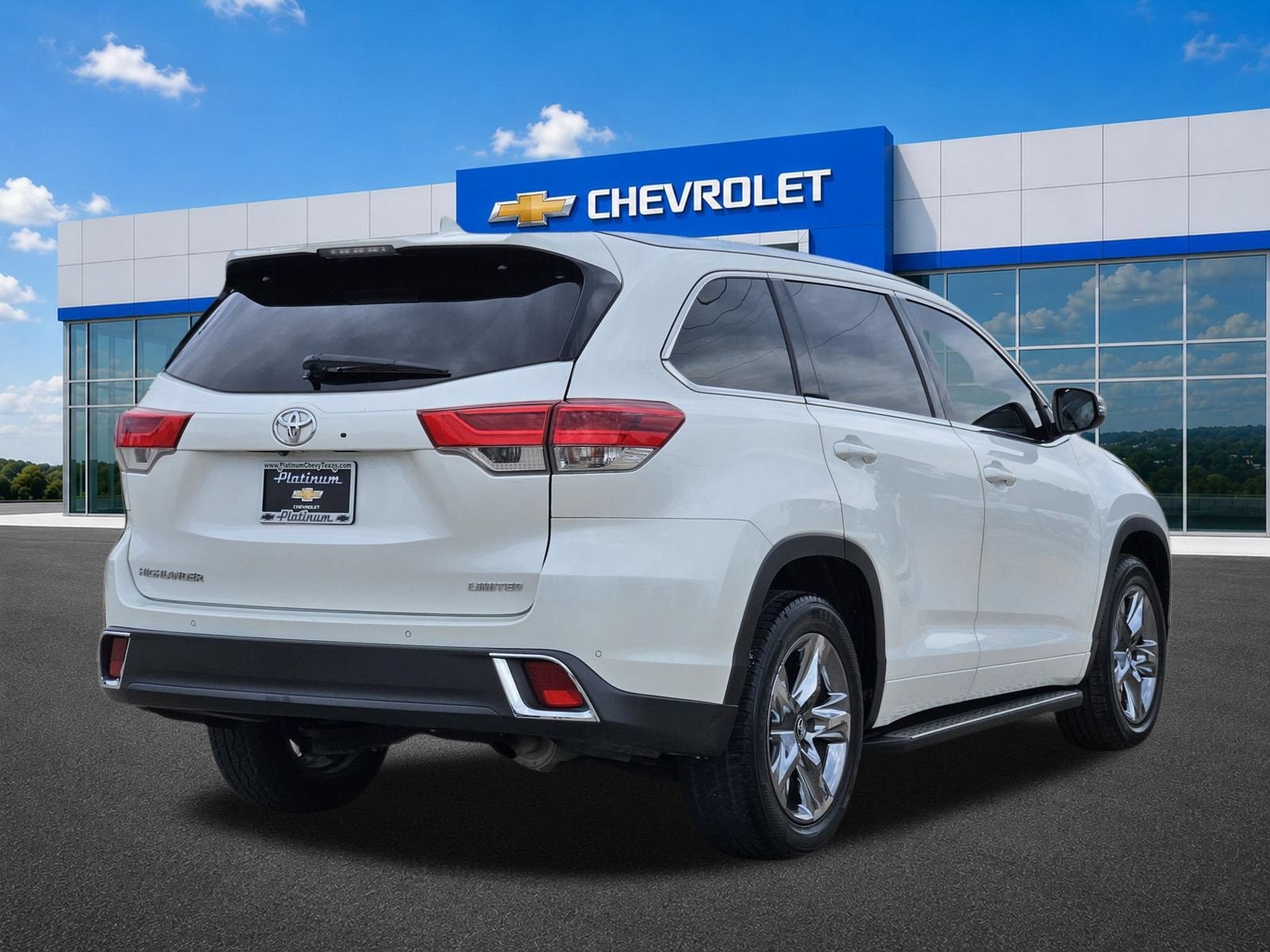 2019 Toyota Highlander — detail view